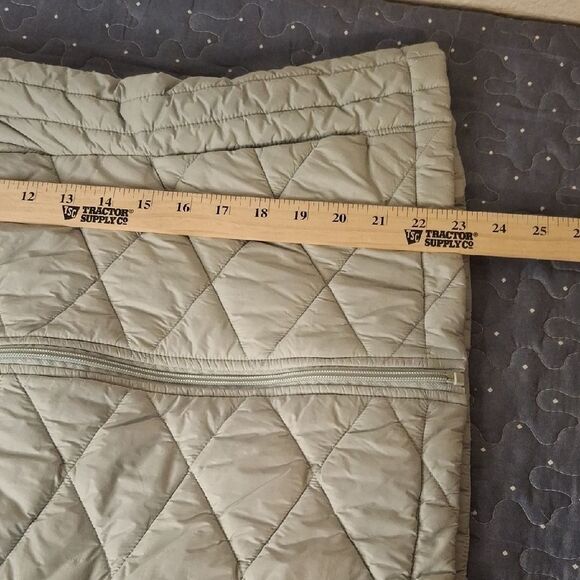 INTL d.e.t.a.i.l.s. Puffer Vest Women's Gray Quilted Vest size medium - Picture 6 of 7